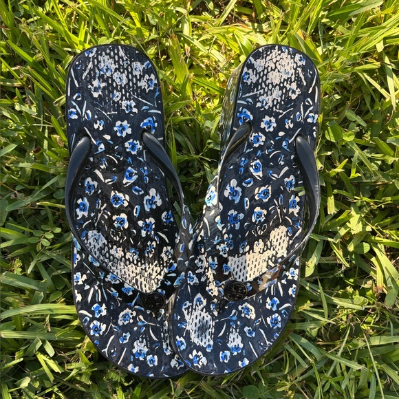 Tory Burch Floral Flat Wedge Flip Flop
Thongs Sandals Resortwear Beach Vacation - Picture 1 of 4